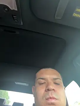 Snapshot of YadielPublic chatting on 09/13/25, 07:35 YadielPublic online show from 09/13/25, 07:35