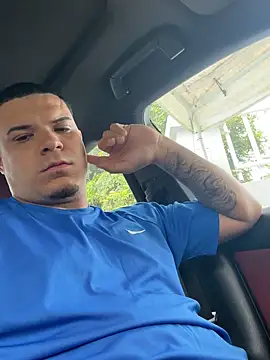 Snapshot of YadielPublic chatting on 09/19/25, 05:35 YadielPublic online show from 09/19/25, 05:35