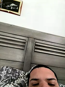 Snapshot of YadielPublic chatting on 09/20/25, 04:41 YadielPublic online show from 09/20/25, 04:41