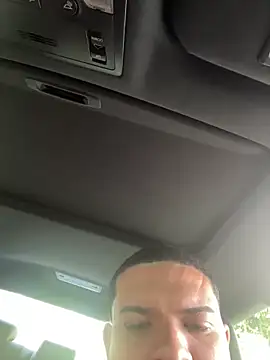 Snapshot of YadielPublic chatting on 11/15/25, 04:36 YadielPublic online show from 11/15/25, 04:36