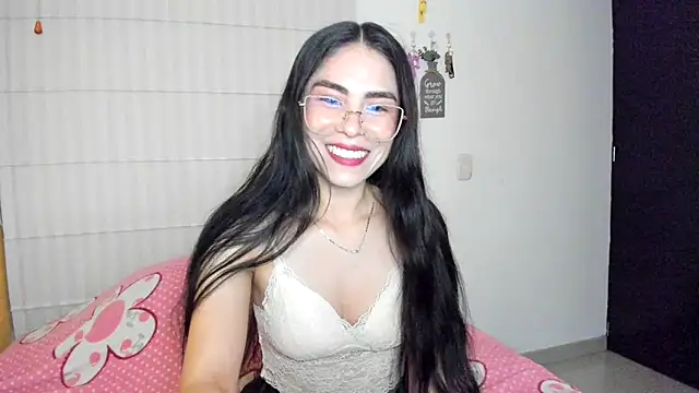 Snapshot of sasha_jonne chatting on 09/24/25, 11:52 sasha jonne online show from 09/24/25, 11:52