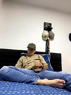 Jaguer2213 online show from 11/01/25, 04:25