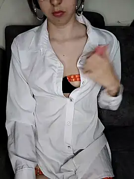 AnnieSparkle online show from 09/10/25, 12:21