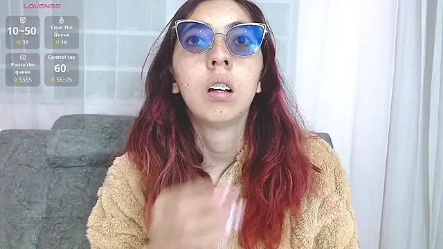 Snapshot of AnnieSparkle chatting on 07/17/26, 04:12 AnnieSparkle online show from 07/17/26, 04:12