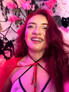 Snapshot of LucyGray chatting on 10/19/25, 03:29 LucyGray online show from 10/19/25, 03:29