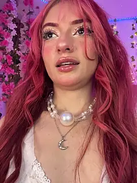 LucyGray online show from 04/08/26, 09:37