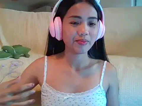 AnnewithanE online show from 09/13/25, 05:18