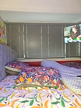 Filthymaddymilfy25 online show from 05/09/26, 06:35