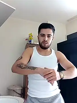 Snapshot of Ozi1910 chatting on 09/15/25, 10:59 Ozi1910 online show from 09/15/25, 10:59