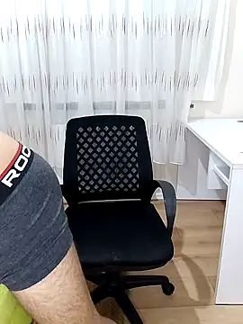 Snapshot of Ozi1910 chatting on 10/06/25, 07:55 Ozi1910 online show from 10/06/25, 07:55