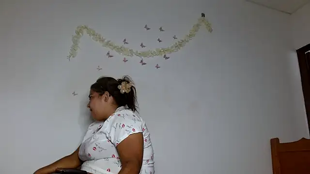 Snapshot of 69smallstar chatting on 10/27/25, 05:50 69smallstar online show from 10/27/25, 05:50