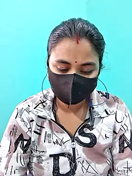 Snapshot of DivyaBhabhi69@xh chatting on 05/05/26, 07:27 DivyaBhabhi69xh online show from 05/05/26, 07:27