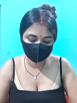 Snapshot of DivyaBhabhi69@xh chatting on 05/28/26, 05:43 DivyaBhabhi69xh online show from 05/28/26, 05:43