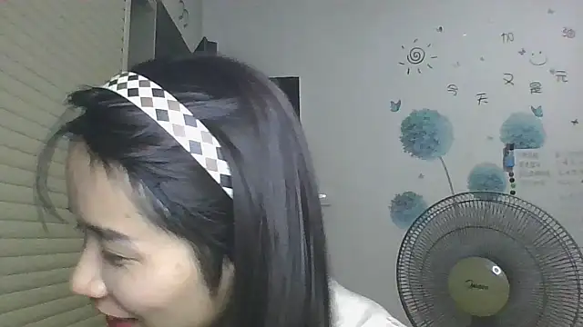 Snapshot of Monice1314 chatting on 09/25/25, 12:20 Monice1314 online show from 09/25/25, 12:20