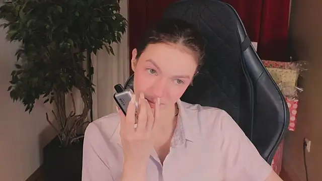 Loona Eclipse online show from 11/28/25, 08:22