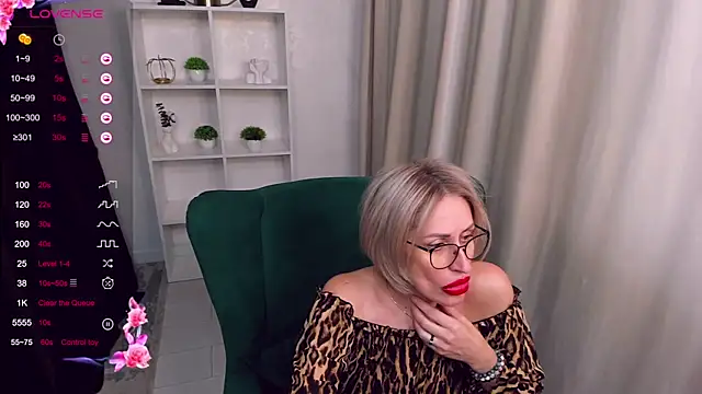 PamellaMurphy online show from 11/11/25, 05:51