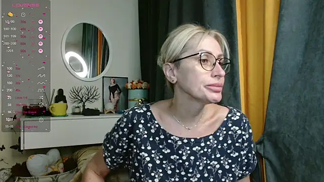 Snapshot of PamellaMurphy chatting on 06/18/26, 11:53 PamellaMurphy online show from 06/18/26, 11:53
