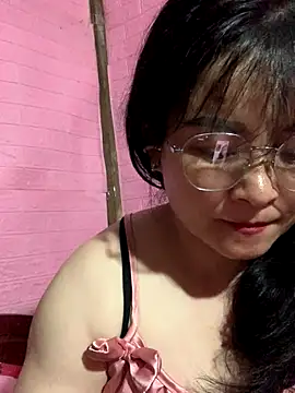 Snapshot of Star-sweet chatting on 10/13/25, 04:18 Star-sweet online show from 10/13/25, 04:18