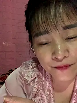 Snapshot of Star-sweet chatting on 10/23/25, 03:00 Star-sweet online show from 10/23/25, 03:00