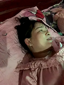 Snapshot of Star-sweet chatting on 10/25/25, 03:07 Star-sweet online show from 10/25/25, 03:07