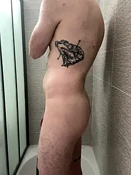 Snapshot of TomieSoichi chatting on 11/27/25, 06:15 TomieSoichi online show from 11/27/25, 06:15