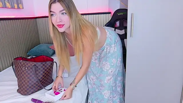 Sammy Lovee online show from 12/05/25, 07:21