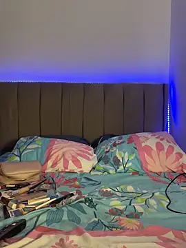 AYTANA CORBERO online show from 10/17/25, 08:00