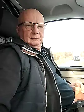 Snapshot of Zeigegeilehure chatting on 11/24/25, 10:48 Zeigegeilehure online show from 11/24/25, 10:48