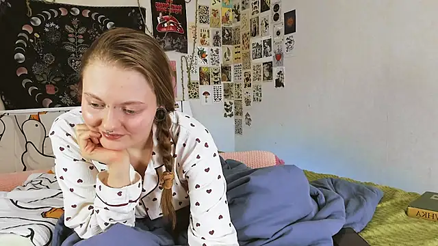 WonderConnie1 online show from 09/28/25, 02:22