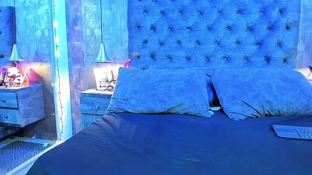 yiyisandoval online show from 11/20/25, 07:57