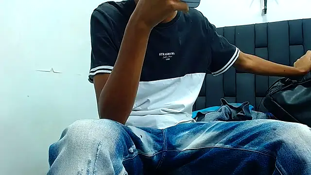 daniel evans69 online show from 10/28/25, 12:19