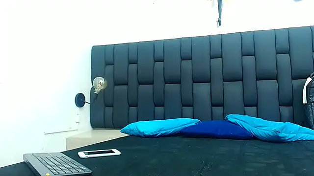 daniel evans69 online show from 11/18/25, 12:20