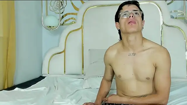 midnightlust vc online show from 12/17/25, 02:56