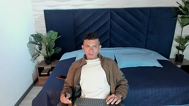 MrJustin  online show from 09/14/25, 08:19