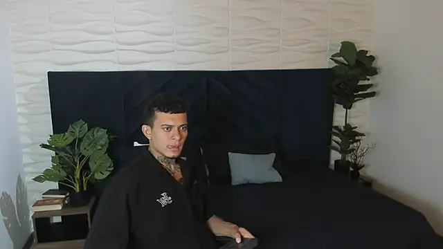 MrJustin  online show from 10/04/25, 08:07