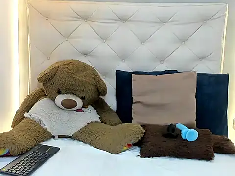 Snapshot of MaicolParker_ chatting on 03/22/26, 03:26 MaicolParker online show from 03/22/26, 03:26