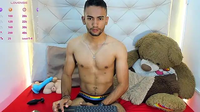 Snapshot of MaicolParker_ chatting on 04/14/26, 01:17 MaicolParker online show from 04/14/26, 01:17