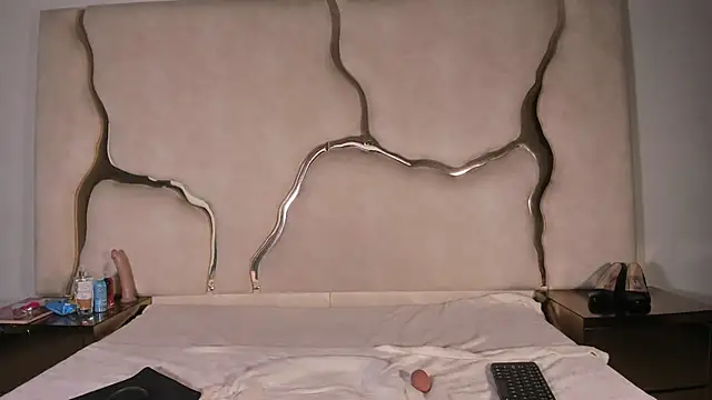 Amaia Sophia online show from 12/19/25, 06:37