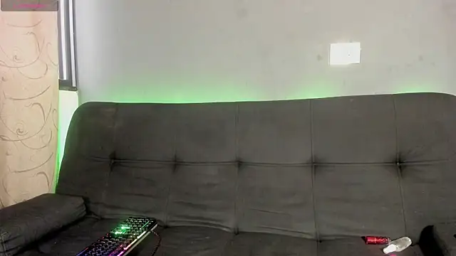 Luna sophya online show from 11/29/25, 12:41