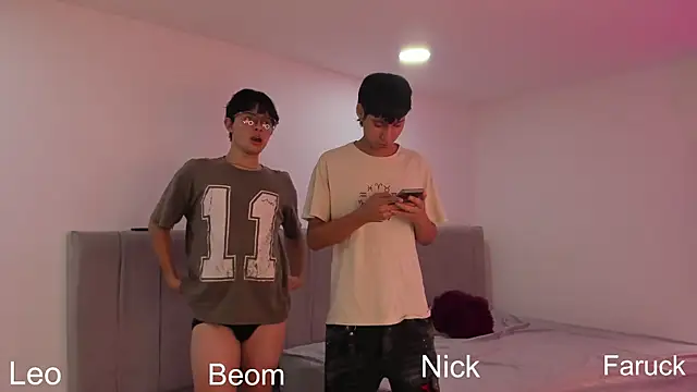 Handsomeboyss19 online show from 09/12/25, 10:43