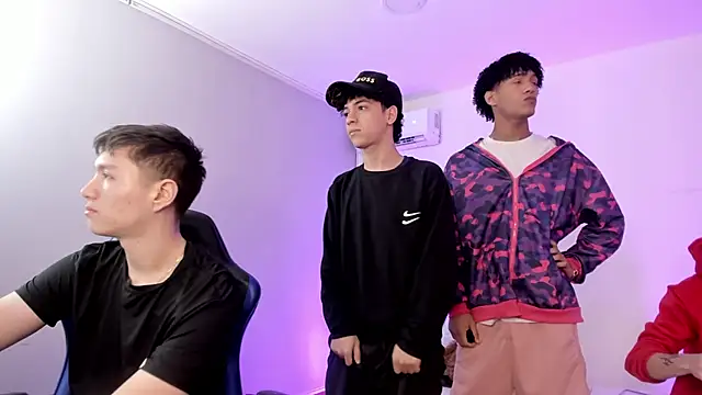 Handsomeboyss19 online show from 05/27/26, 08:50
