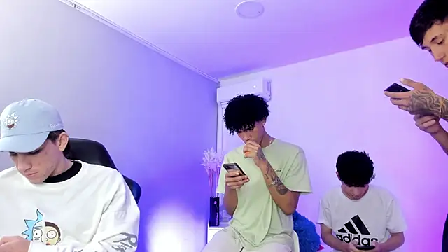 Handsomeboyss19 online show from 06/04/26, 08:37