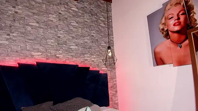 Emily Brown18 online show from 04/23/26, 04:46