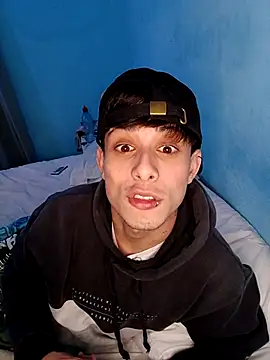 matiatr1112 online show from 11/13/25, 05:39