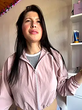 Mia salinass online show from 11/08/25, 07:01