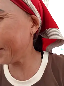 me-cute online show from 09/13/25, 04:12