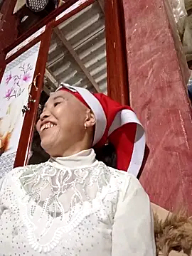 me-cute online show from 11/12/25, 01:33