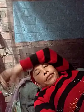 me-cute online show from 11/17/25, 04:35