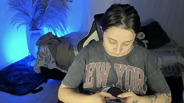SarahCastro1  online show from 05/05/26, 12:51