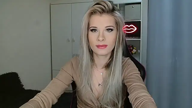 KristineGlow online show from 10/15/25, 07:08